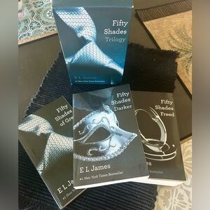 Boxed Set Fifty Shades Trilogy Books 1-3 50 Shades of Grey, Darker, & Freed